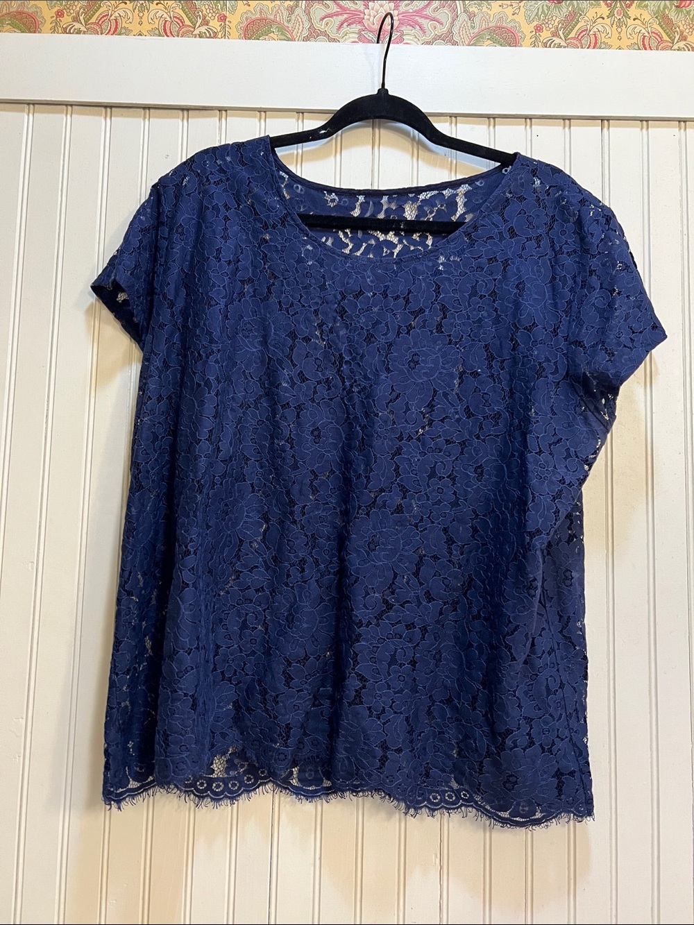 Lace Overlay Short-Sleeve Blouse in Navy
